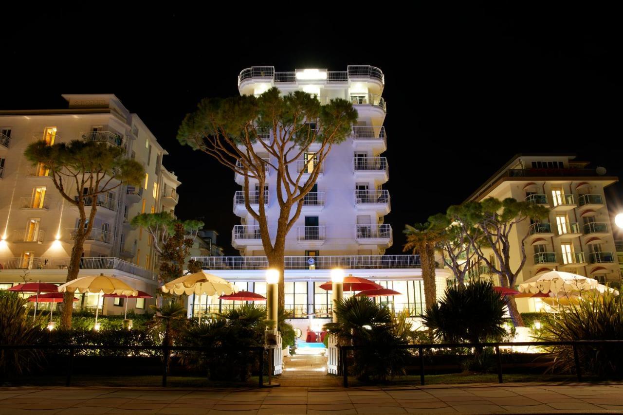 Termini Beach Hotel & Suites Jesolo Extérieur photo