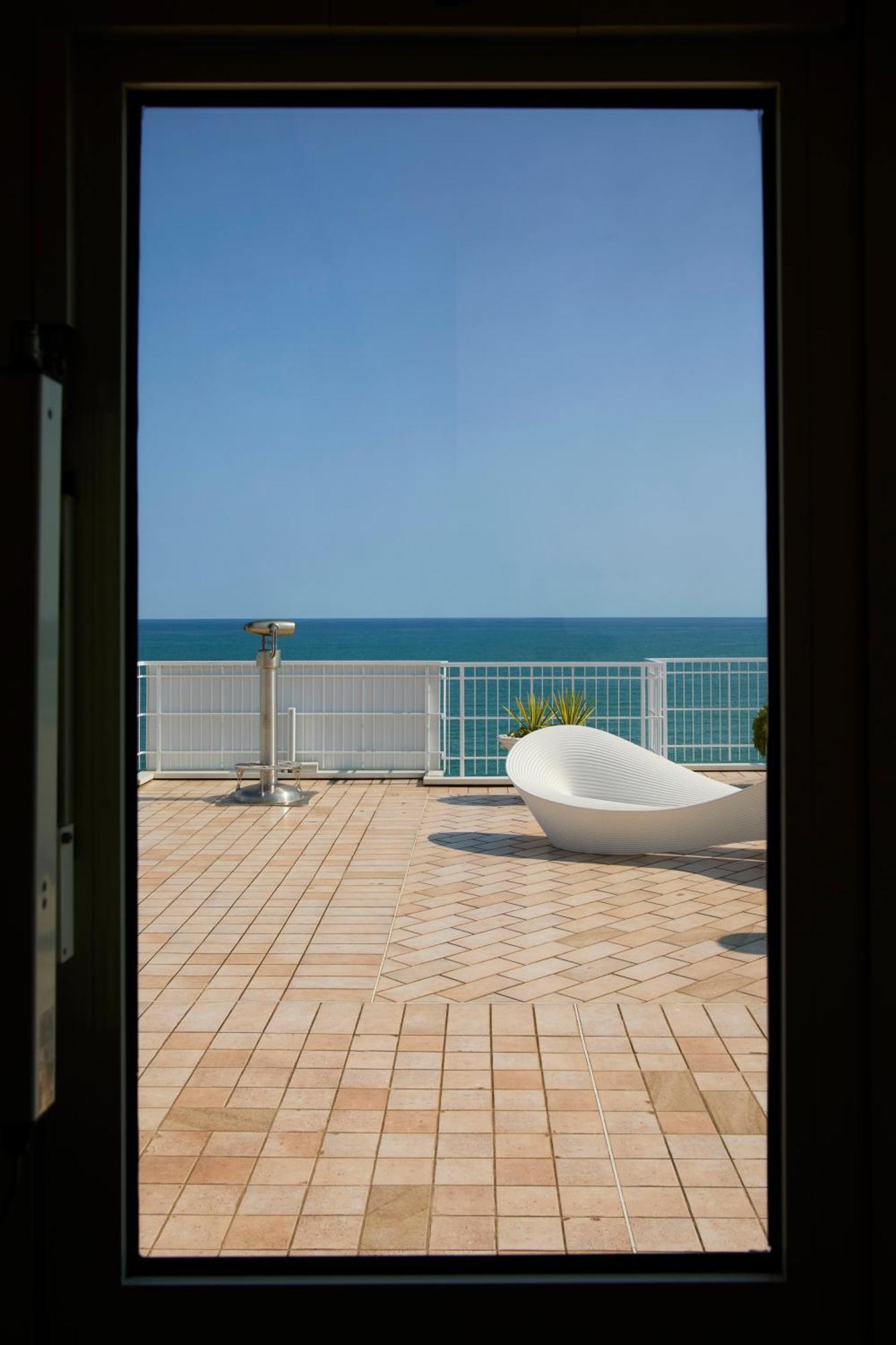 Termini Beach Hotel & Suites Jesolo Extérieur photo