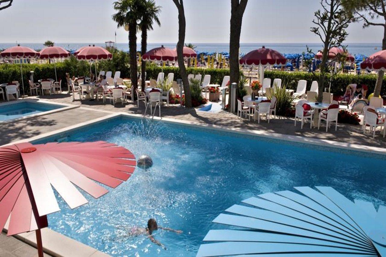 Termini Beach Hotel & Suites Jesolo Extérieur photo